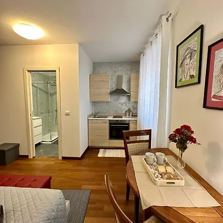 Charlotte Near Piazza Unita Trieste