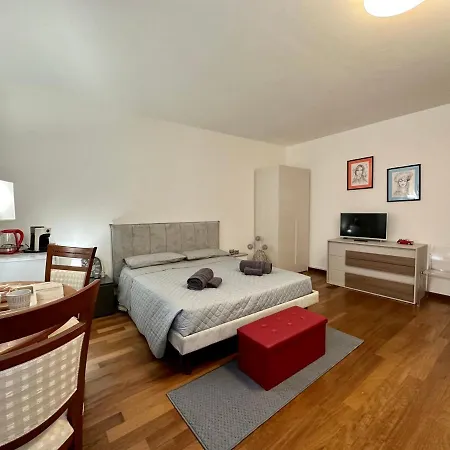 Charlotte Near Piazza Unita Trieste