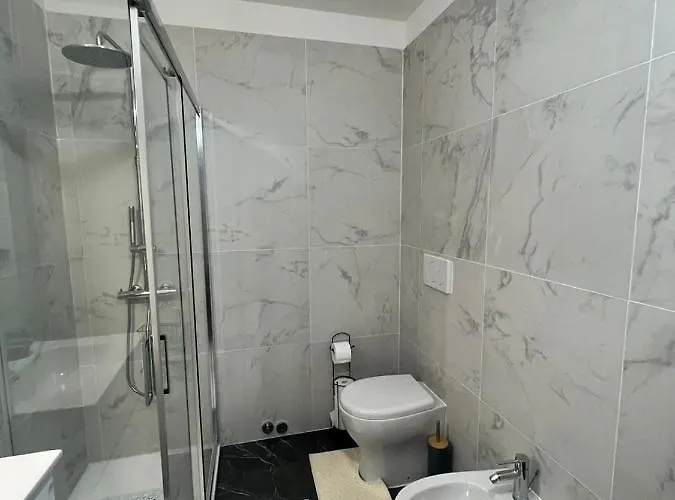 Charlotte Near Piazza Unita Lägenhet