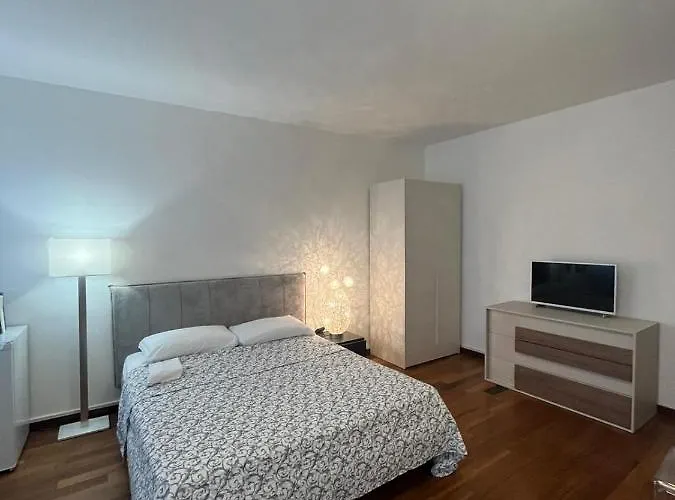 Lägenhet Charlotte Near Piazza Unita Trieste