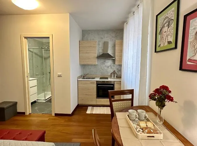 Charlotte Near Piazza Unita Trieste