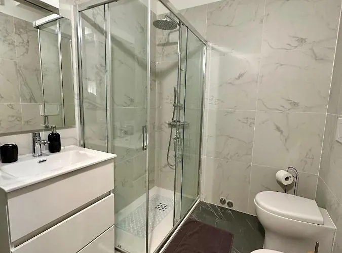 Charlotte Near Piazza Unita